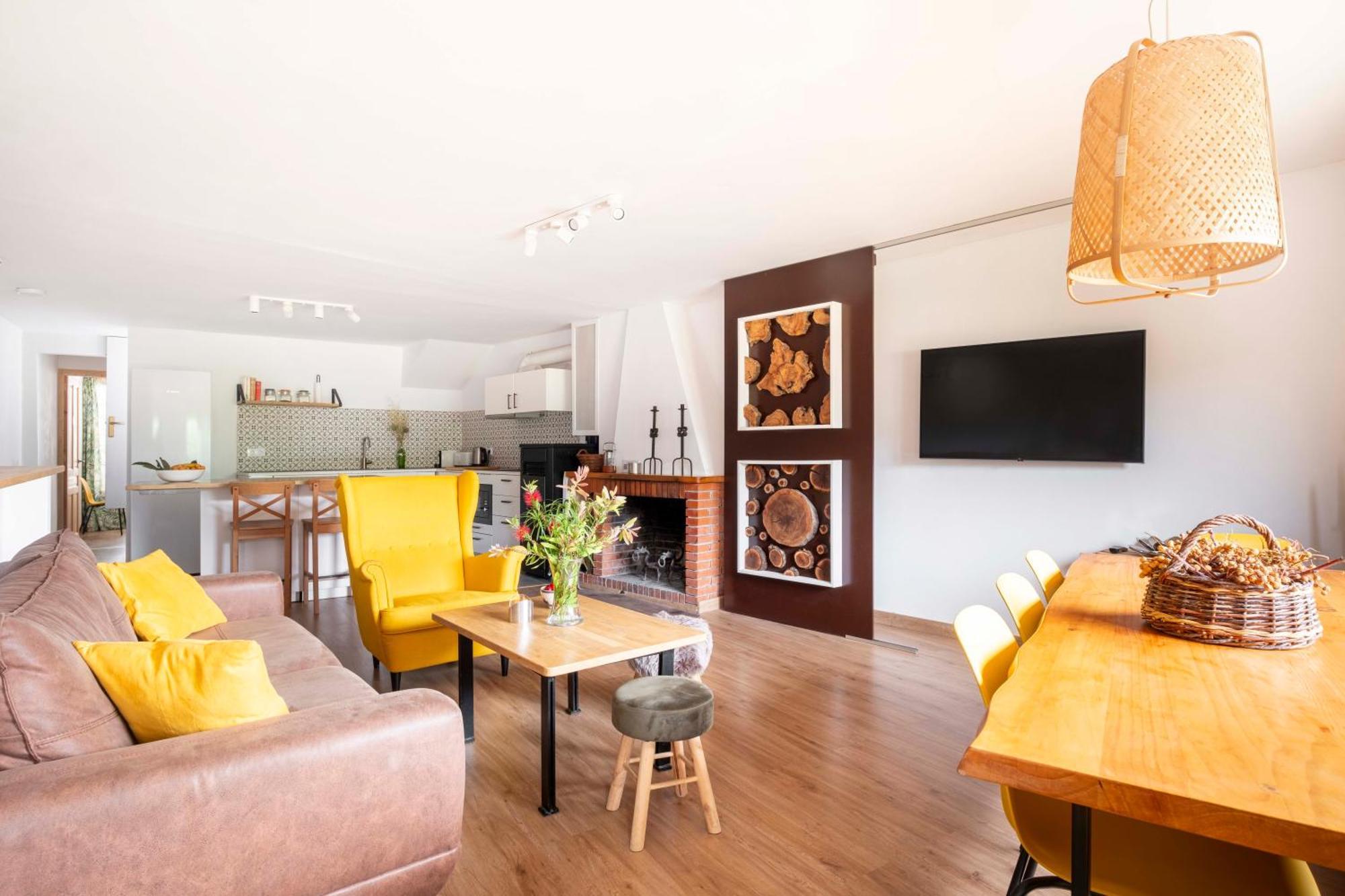 아헤르 Casa Acollidora I Familiar Amb Jardi I Barbacoa 빌라 외부 사진