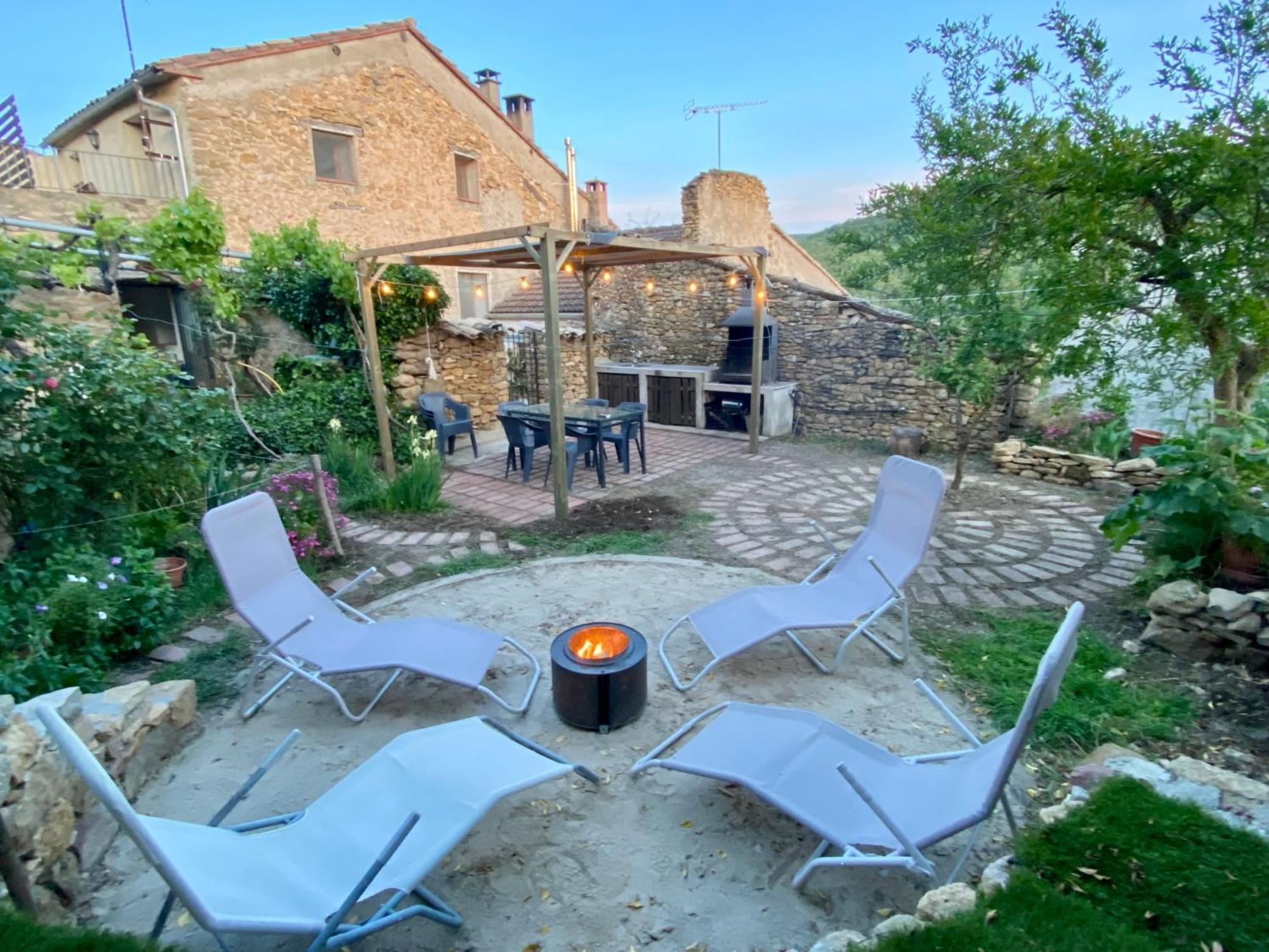 아헤르 Casa Acollidora I Familiar Amb Jardi I Barbacoa 빌라 외부 사진